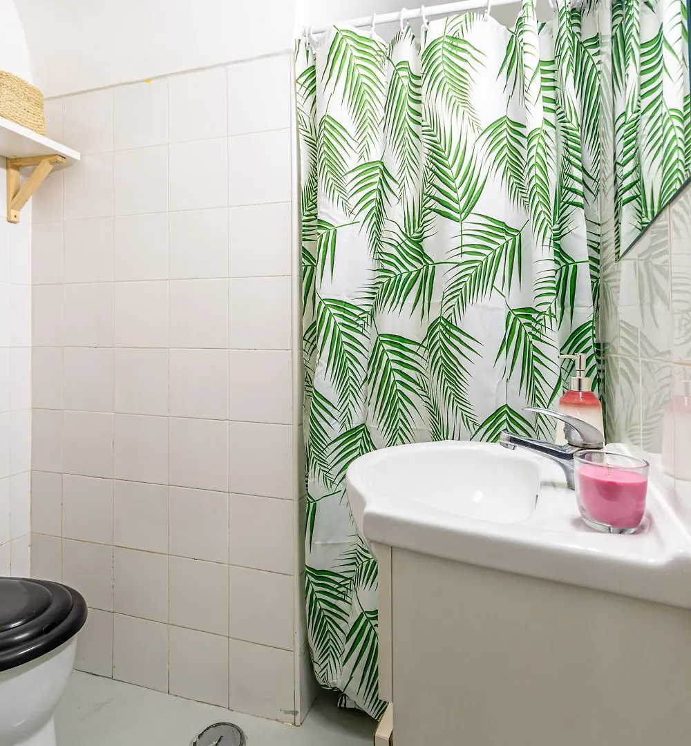 3 Bedroom Apartment Close To The Castle Лиссабон