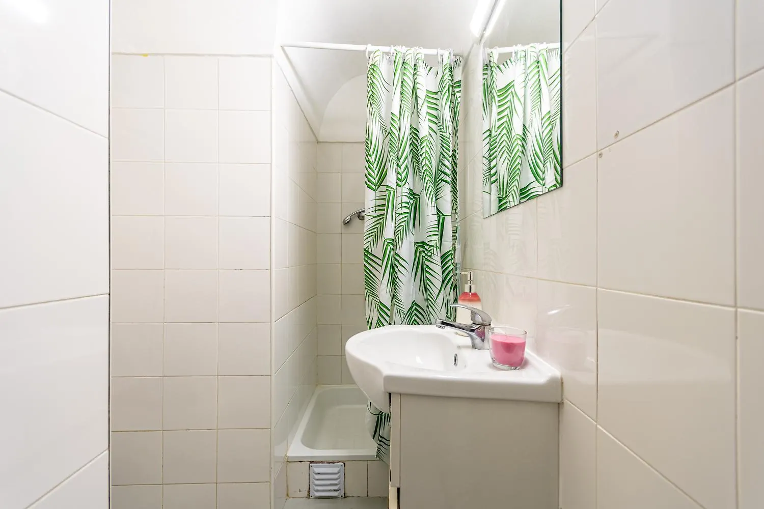 3 Bedroom Apartment Close To The Castle 리스본 포르투갈